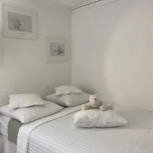 https://la-taniere-de-lours-blanc-aubagne-cassis-aix-en-provence.fr-provencehotel.com