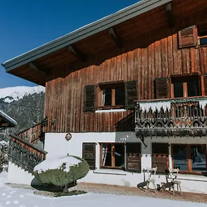 https://chalet-la-bornette.hotels-rhonealpes.com