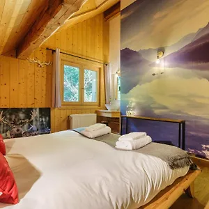 https://chalet-la-foret.hotels-rhonealpes.com