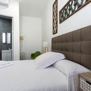 https://cool-sevilla-apartments.es-andalucia.com